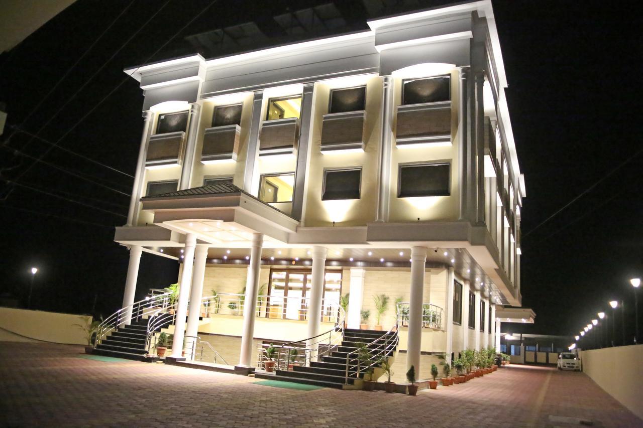 Hotel Lavanya Palace Ratlām المظهر الخارجي الصورة